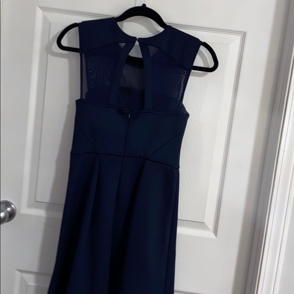 Keyhole back dress - Picture 2 of 2